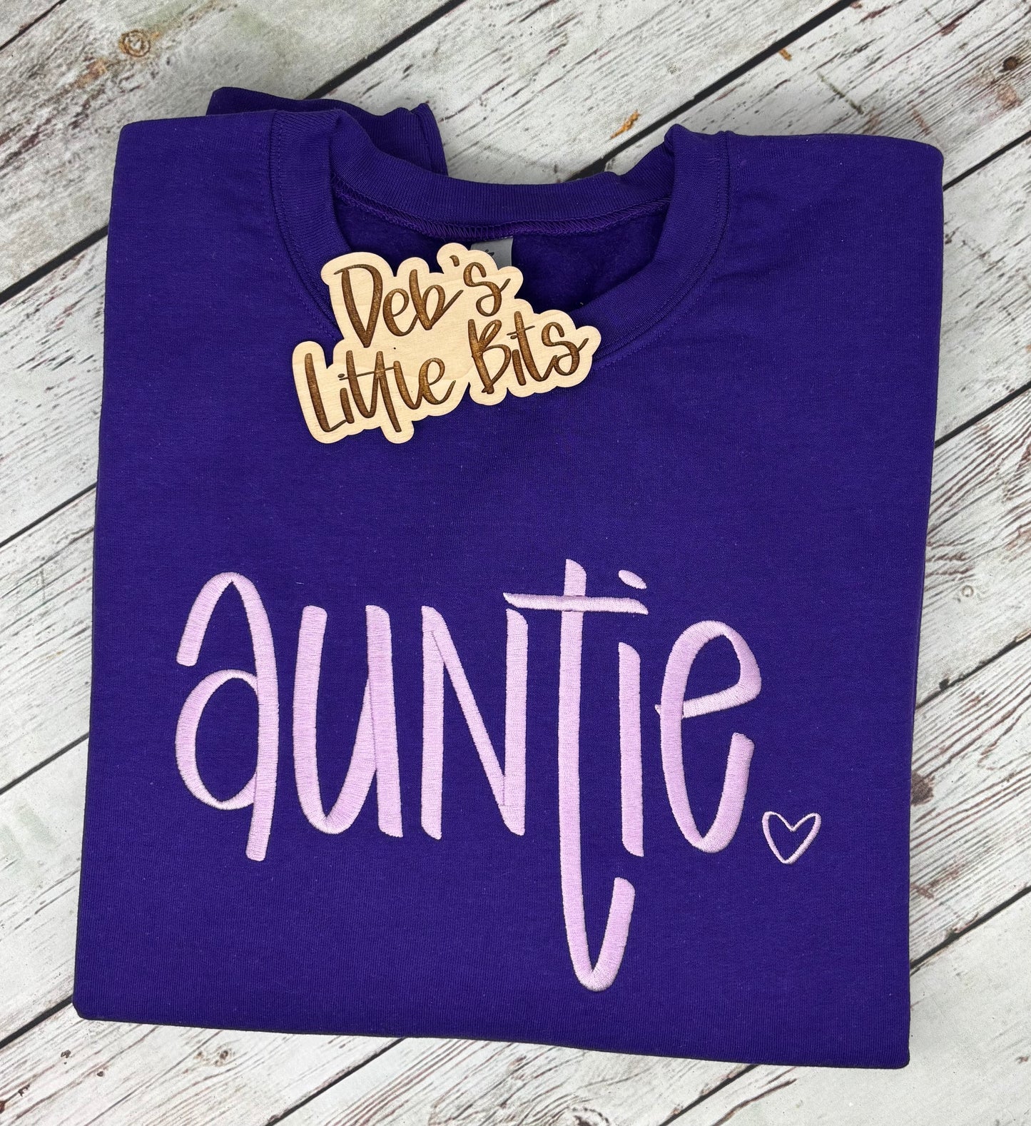 Auntie Sweatshirt – The Sweetest Gift for a Special Aunt