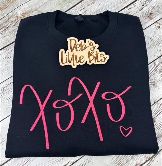 XOXO Heart Embroidered Sweatshirt – Cozy Love Crewneck